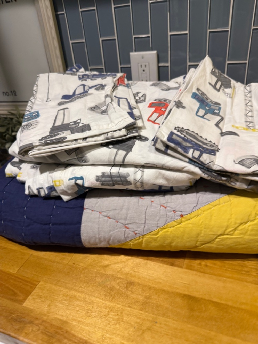 Pottery Barn Kids Jax Construction Quilt Set - Picture 4 of 7